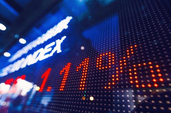 美元冲击波来袭!黄金暴跌失守4000美元,高位回撤近30%套牢200吨ETF
